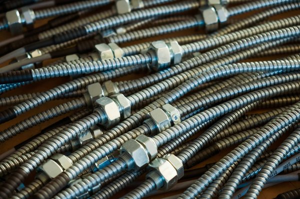 Gaine flexible : l'inox ou l'acier pour l'échappement de voiture ?